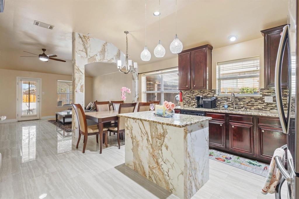 Grand Prairie Condo: 943 Furlong Drive