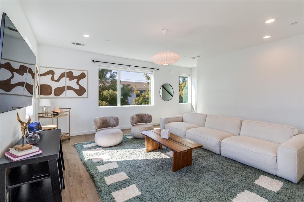 Dallas Condo: 1430 Grigsby Avenue