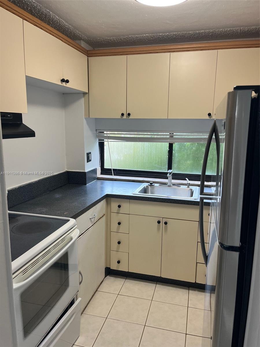 Sunny Isles Beach Condo: 17021 North Bay Road