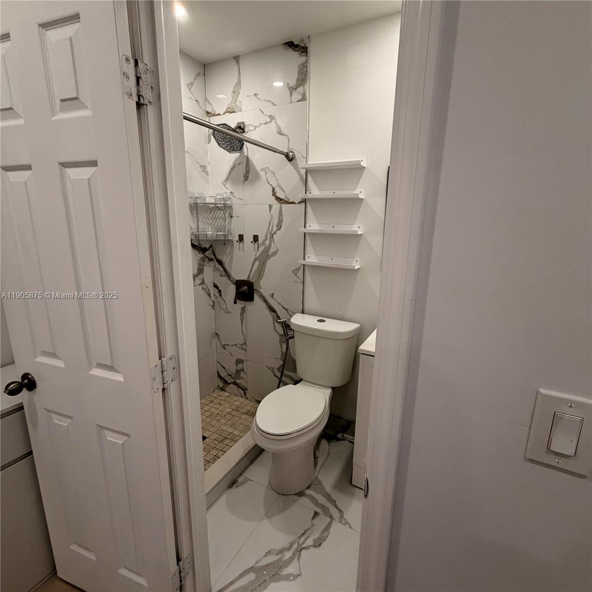 Hollywood Condo: 6524 Wiley Street