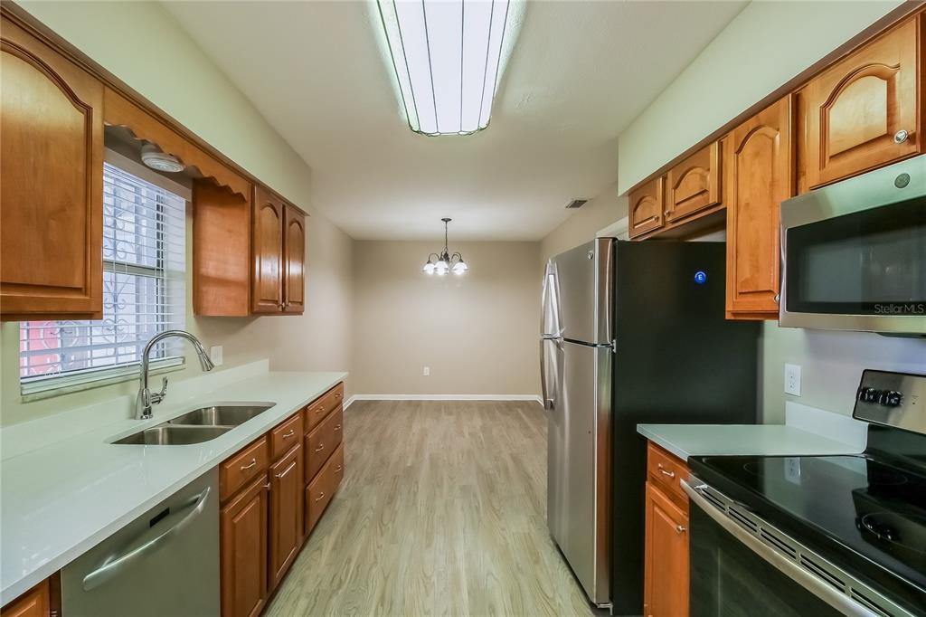 Brandon Condo: 804 Greenbriar Drive