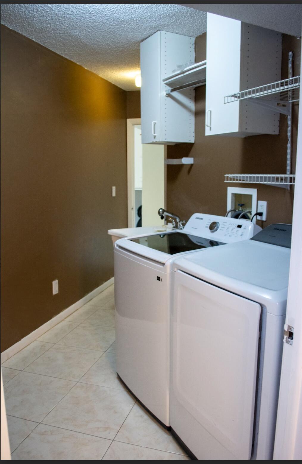 Plantation Condo: 992 Northwest 93rd Avenue