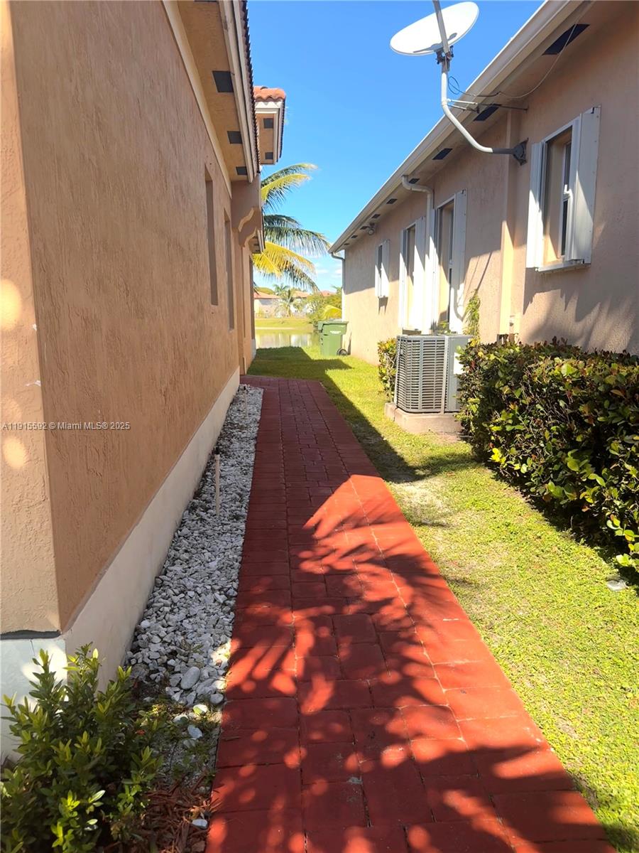 Homestead Condo: 3725 Northeast 23rd Court