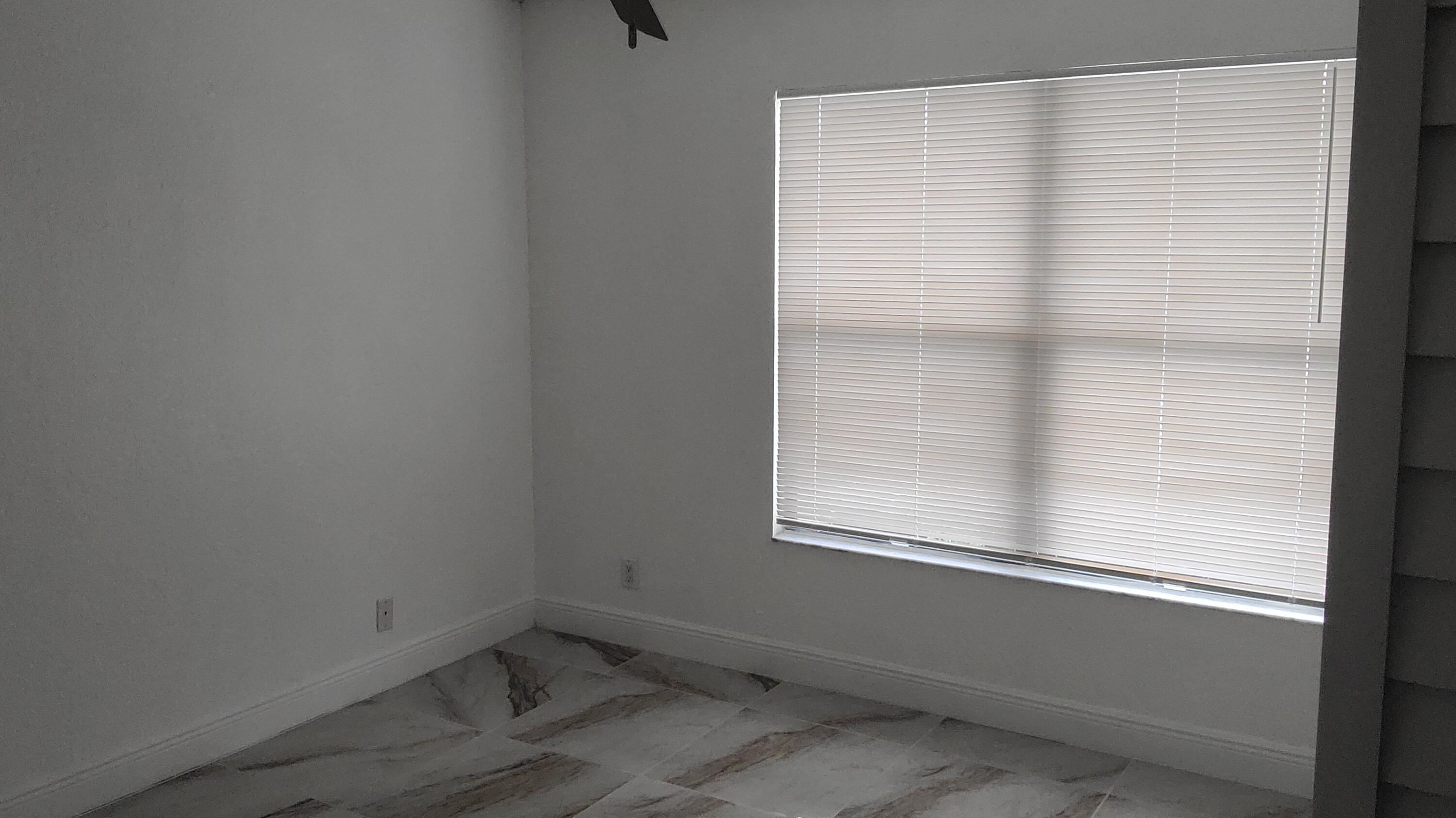 West Palm Beach Condo: 1523 Lake Crystal Drive