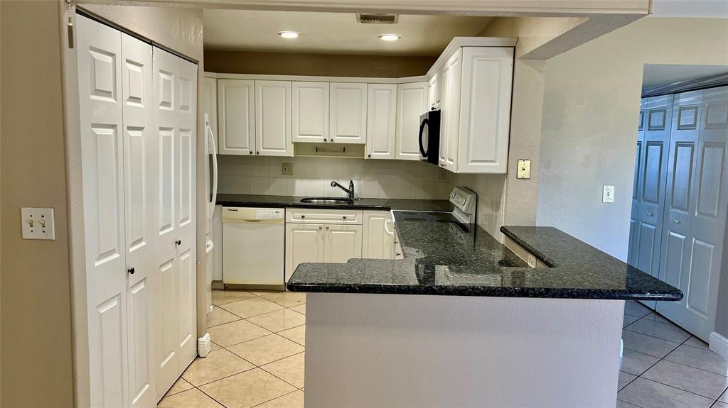 Davie Condo: 1874 Southwest 81st Lane