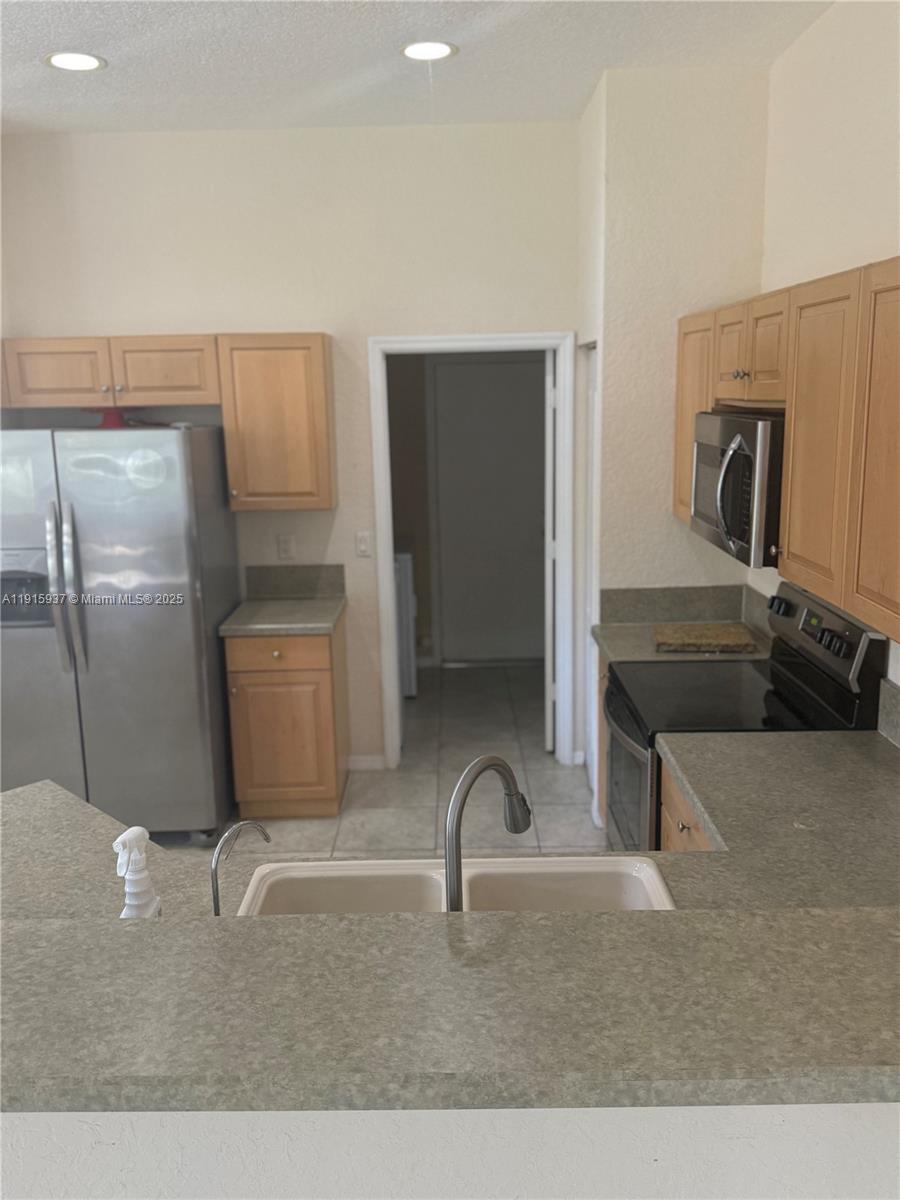 Lake Worth Condo: 8721 Woodberry Court