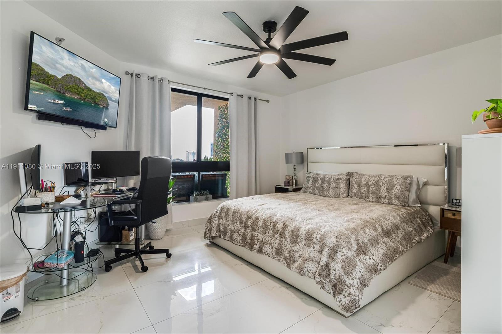 Fort Lauderdale Condo: 100 North Federal Highway