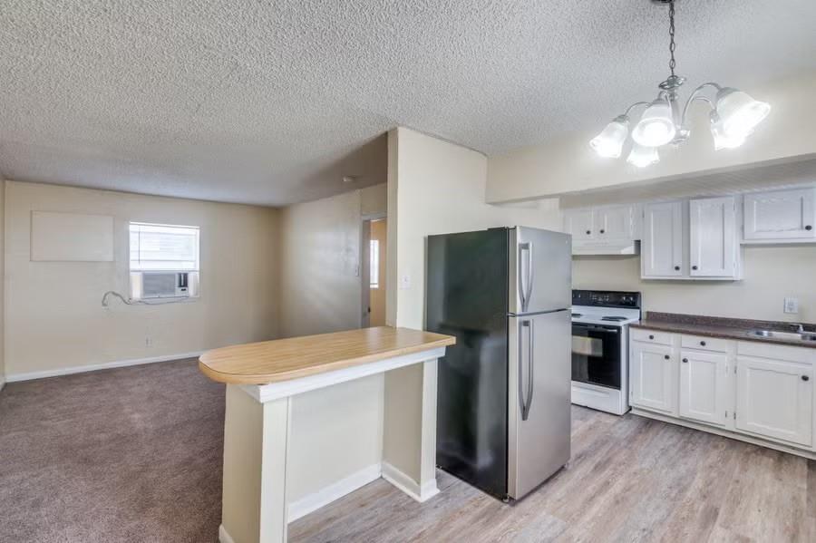 Irving Condo: 512 South Delaware Street