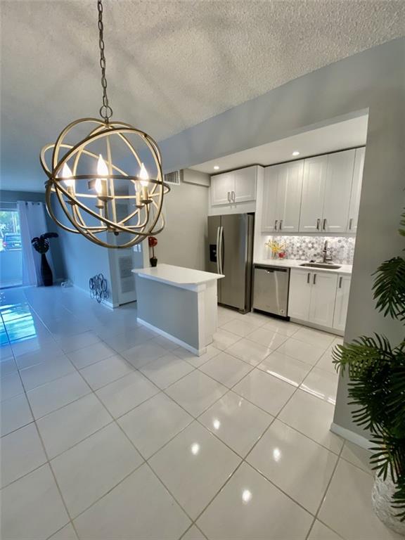 Plantation Condo: 21 Jacaranda Drive