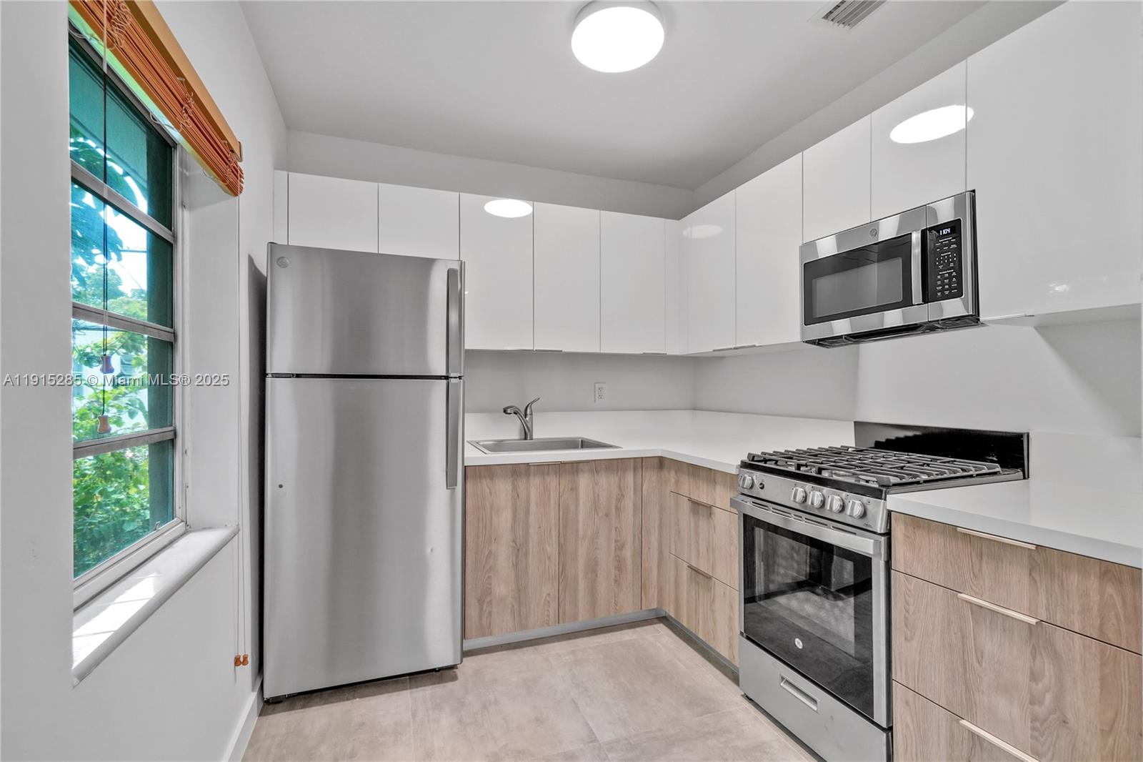 Coral Gables Condo: 411 Santander Avenue