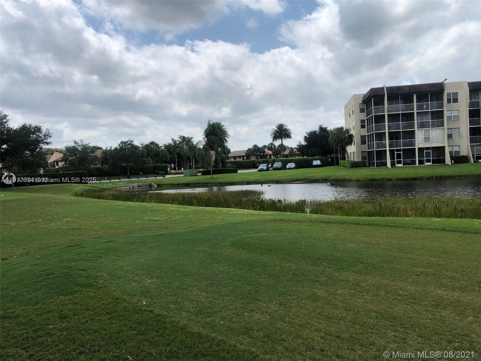 Davie Condo: 1715 Whitehall Drive
