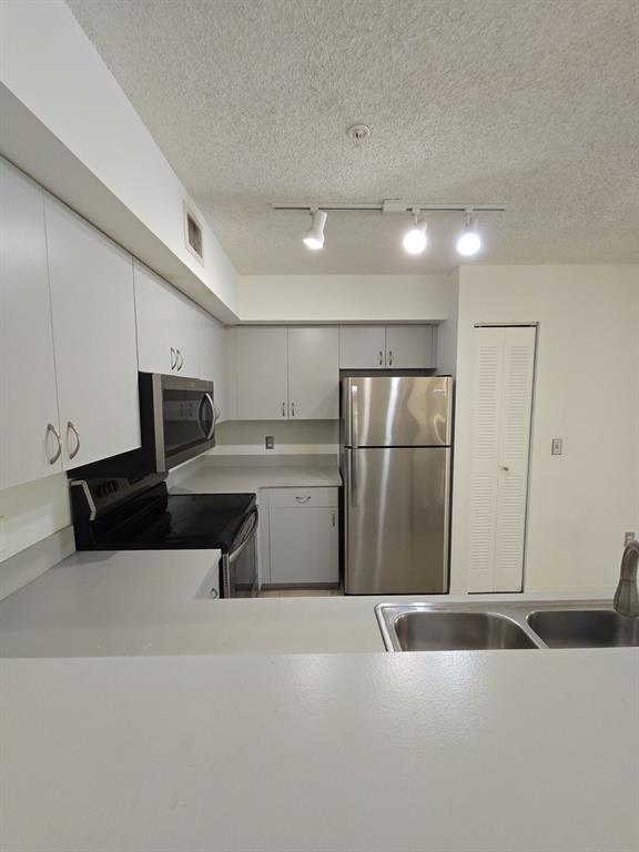 Miramar Condo: 12172 St Andrews Place