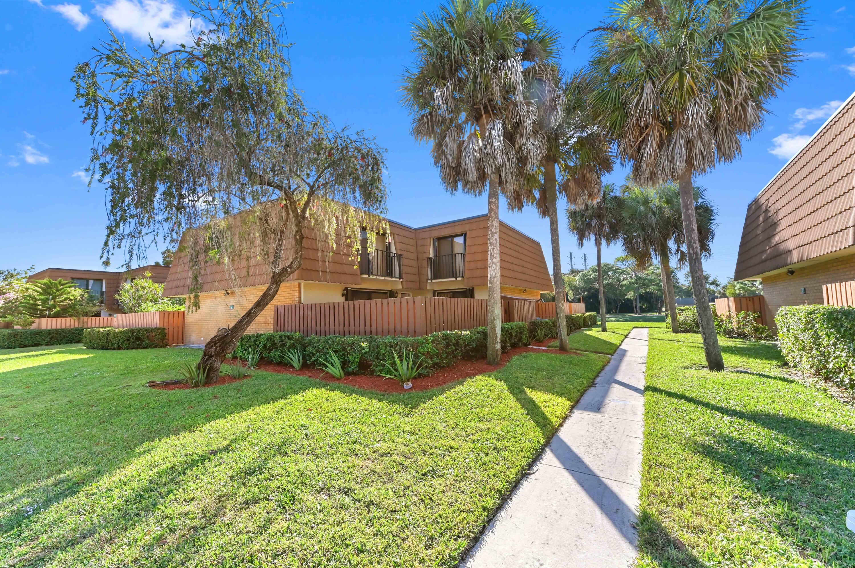 West Palm Beach Condo: 146 Heritage Way