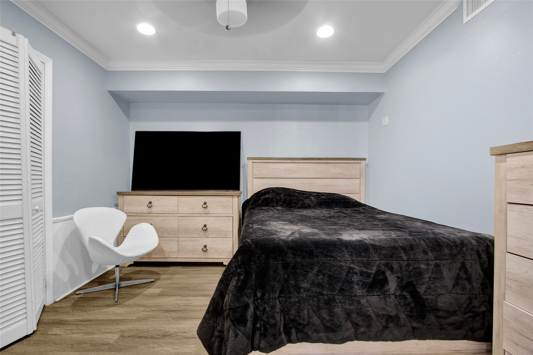 Houston Condo: 351 North Post Oak Lane