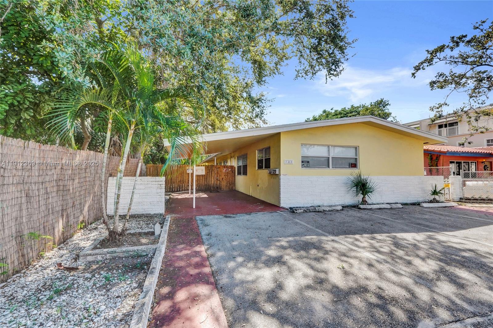 Fort Lauderdale Condo: 720 Southeast 15th Street