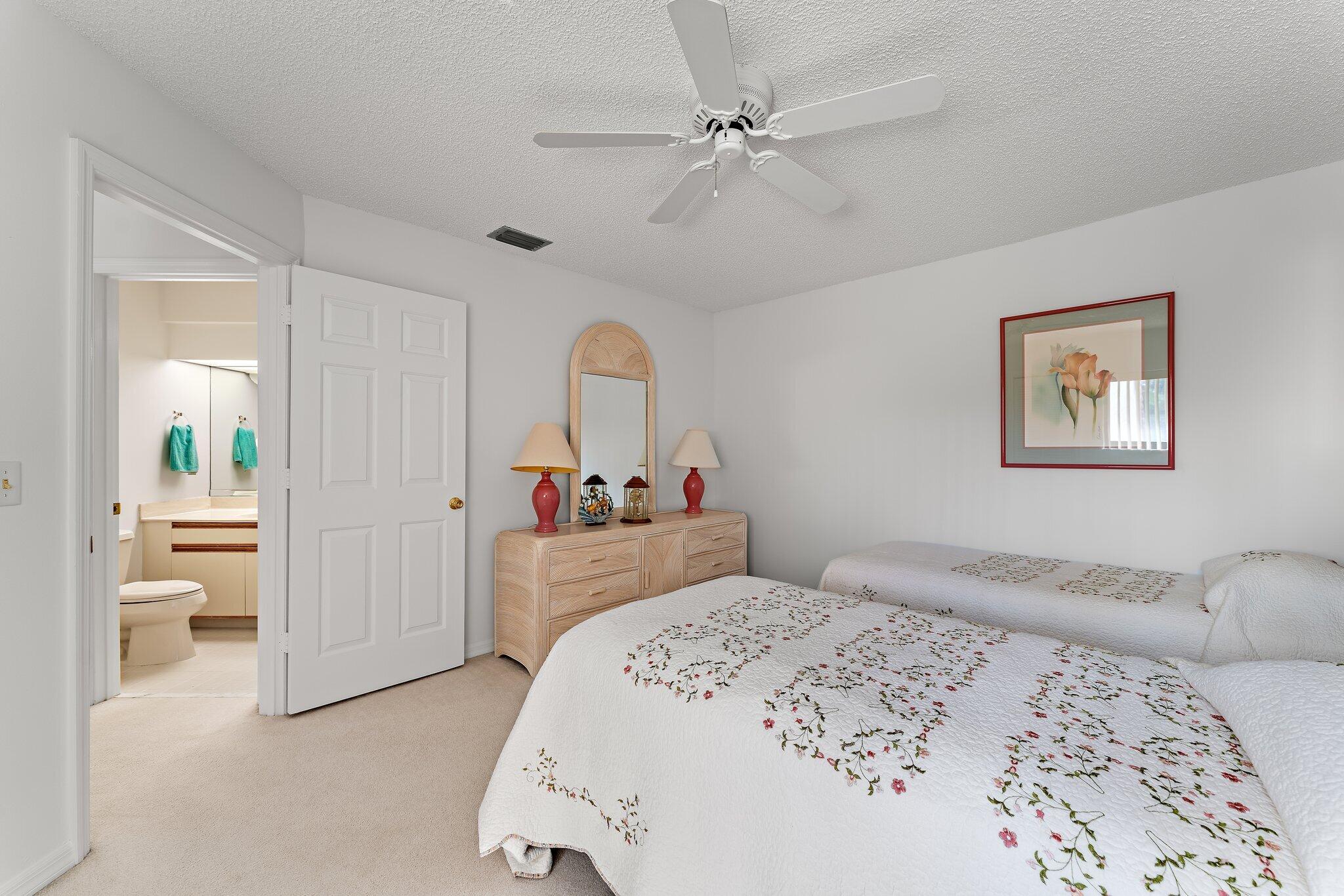 Juno Beach Condo: 101 Sea Oats Drive