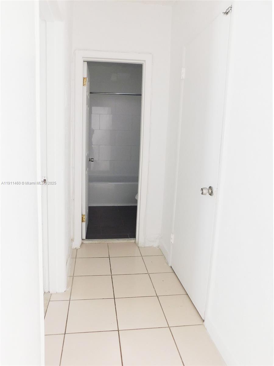 Miami Beach Condo: 1247 Marseille Drive