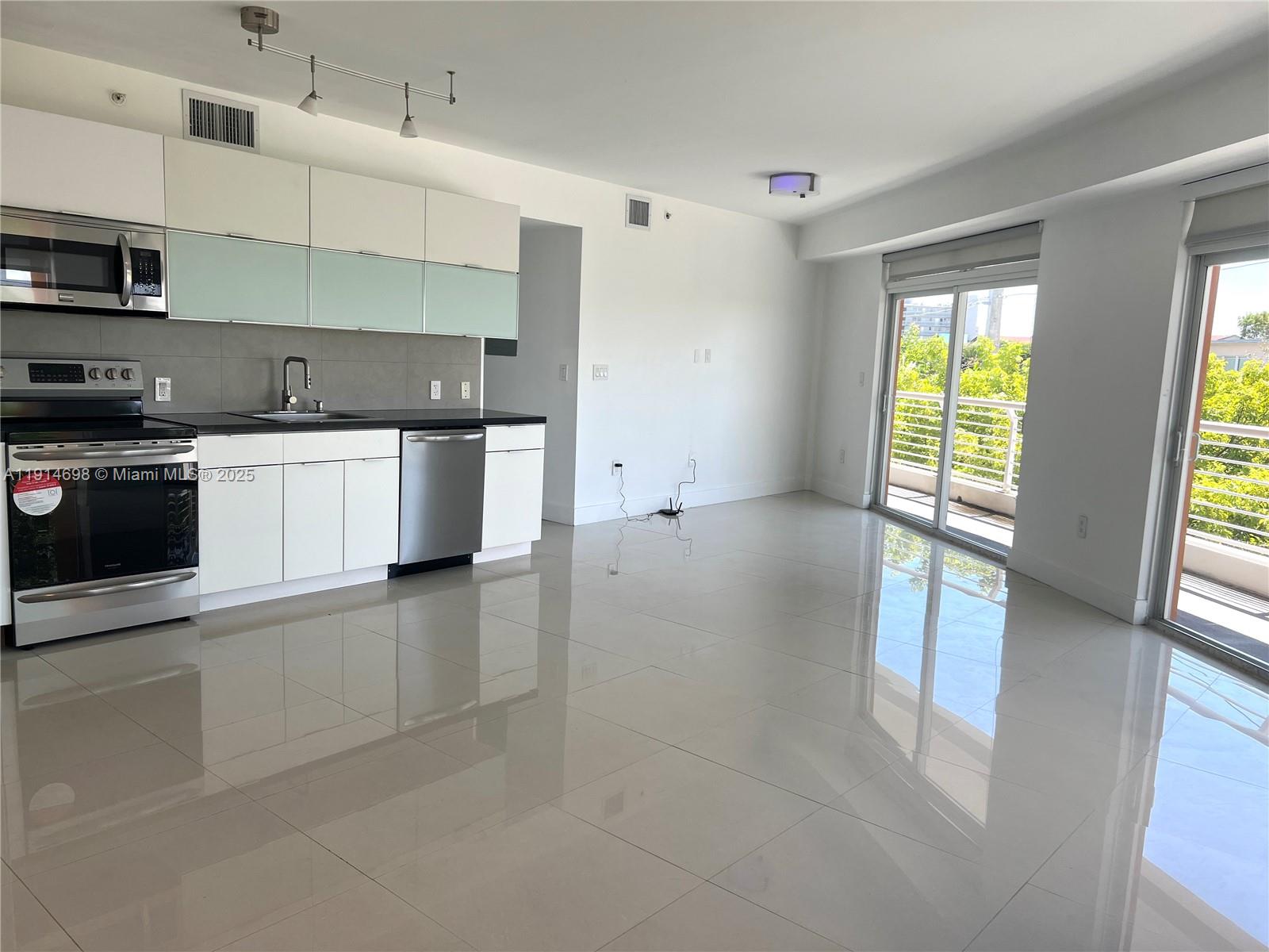 Miami Beach Condo: 7700 Tatum Waterway Drive