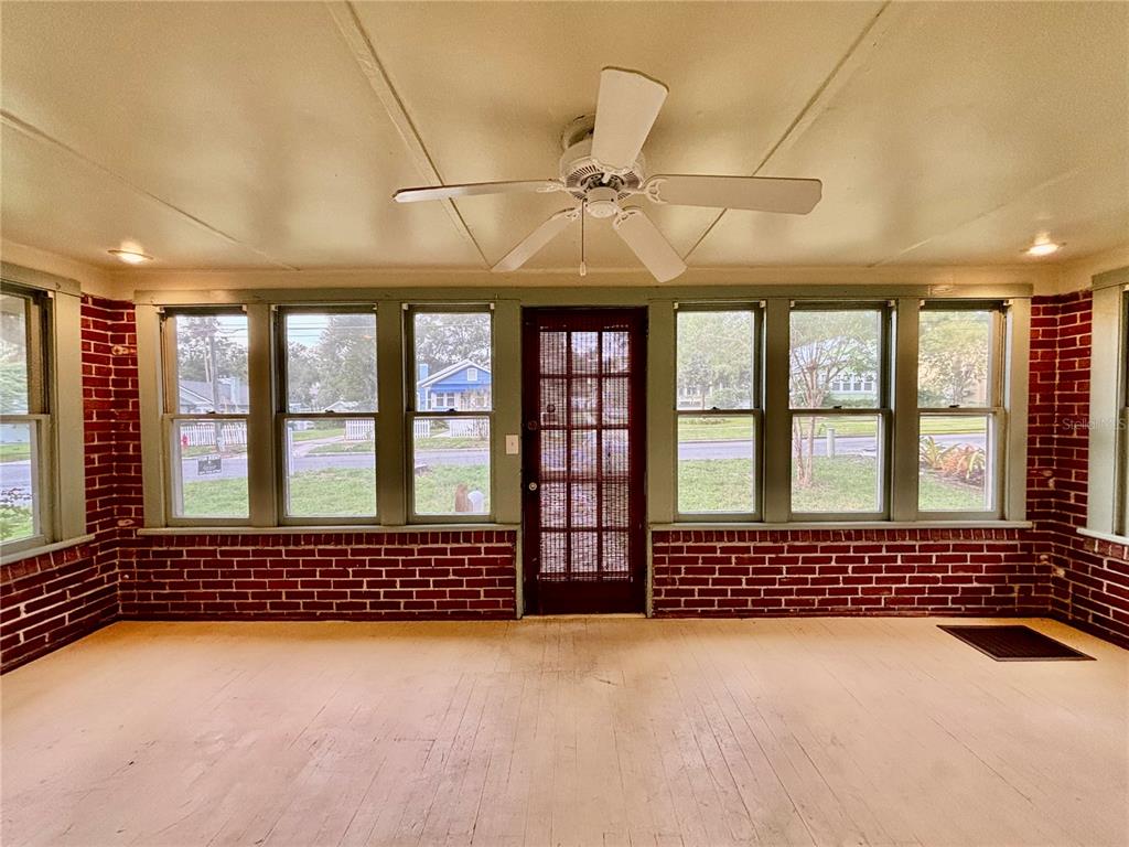 Mount Dora Condo: 406 East 9th Avenue