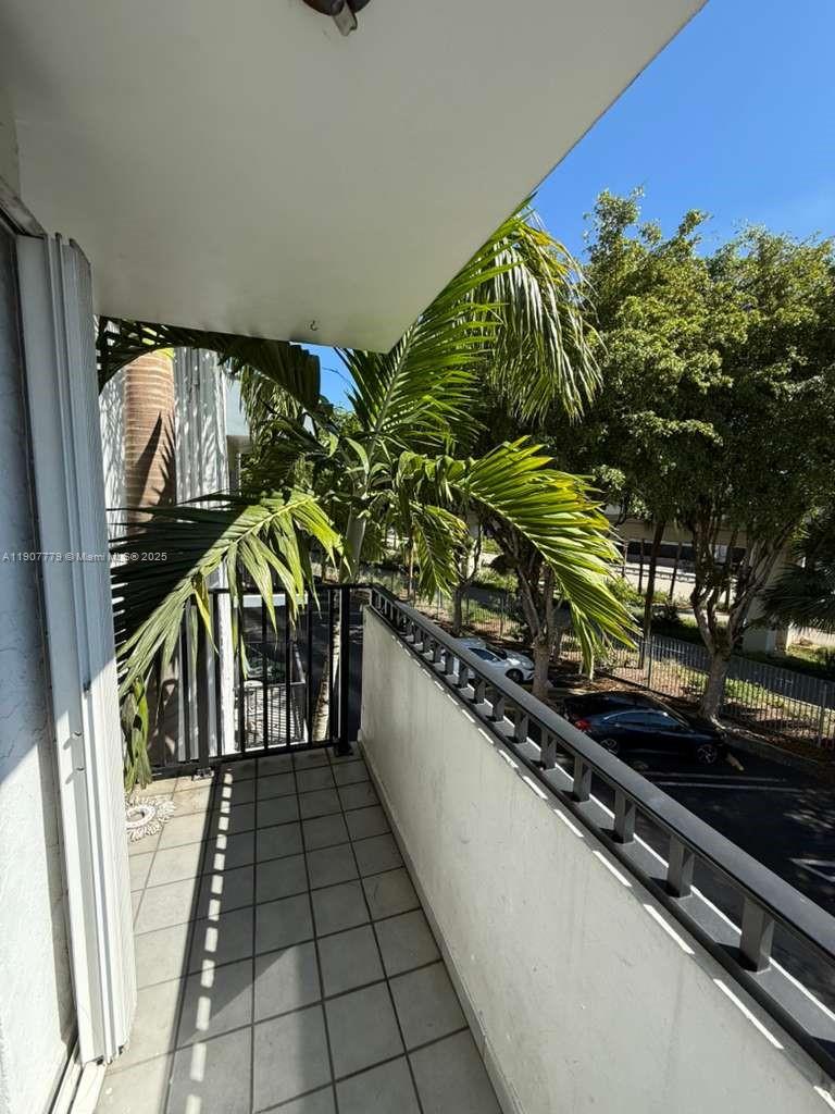 Miami Condo: 2498 Southwest 17th Avenue