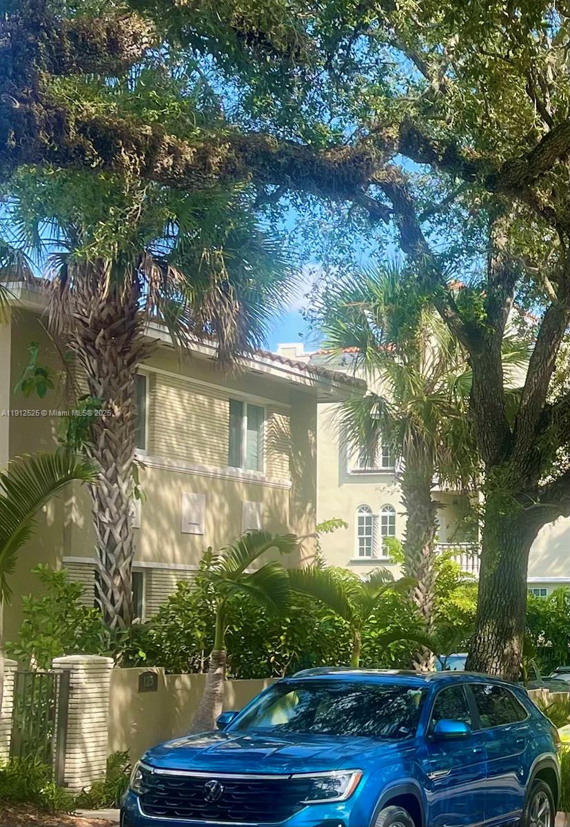Coral Gables Condo: 125 Edgewater Drive
