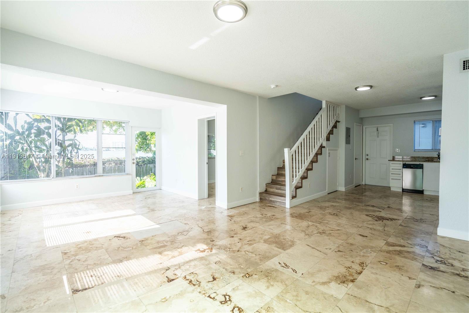 Miami Beach Condo: 2180 Bay Drive