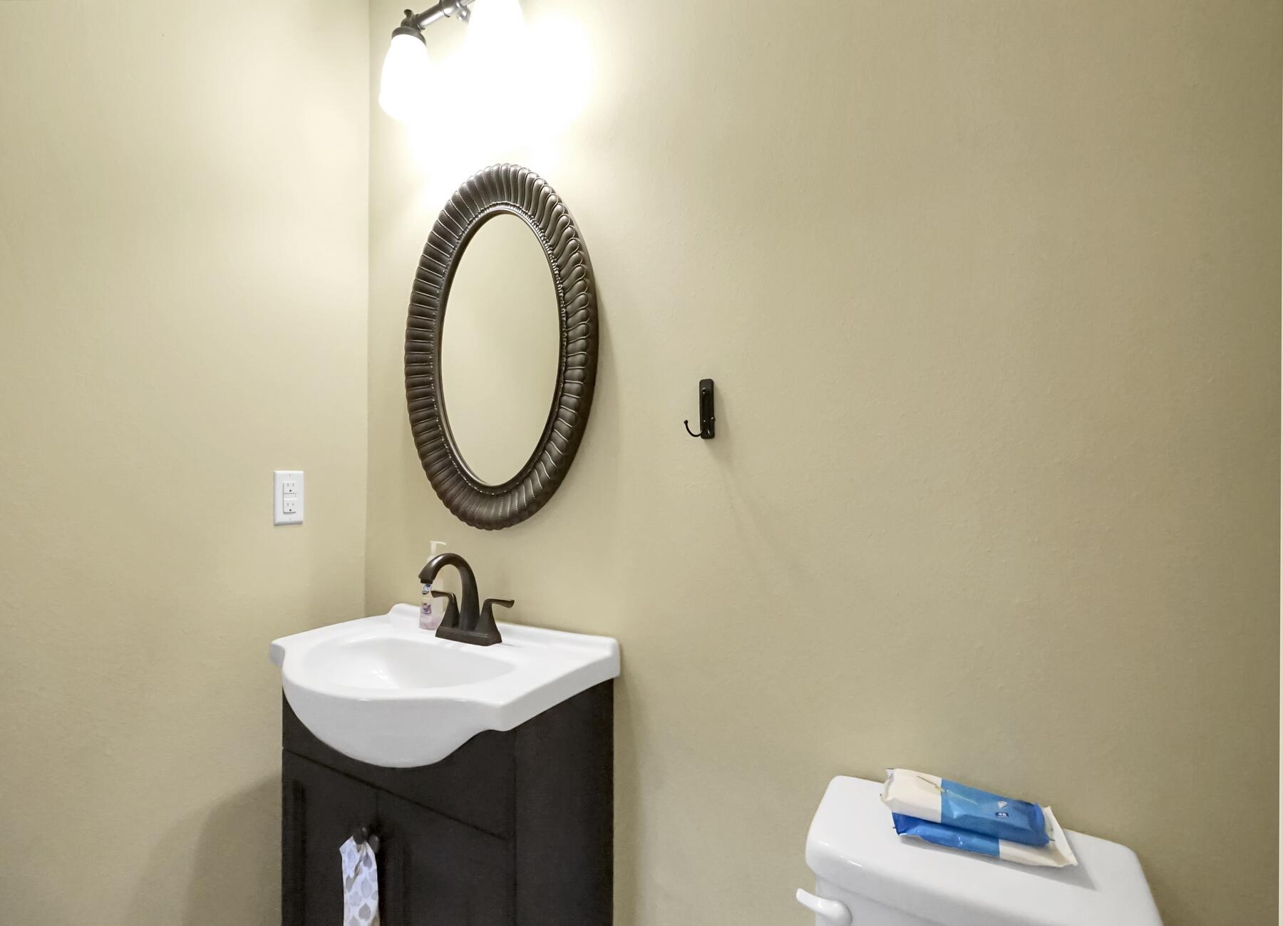 Crestview Condo: 220 Wainwright Drive