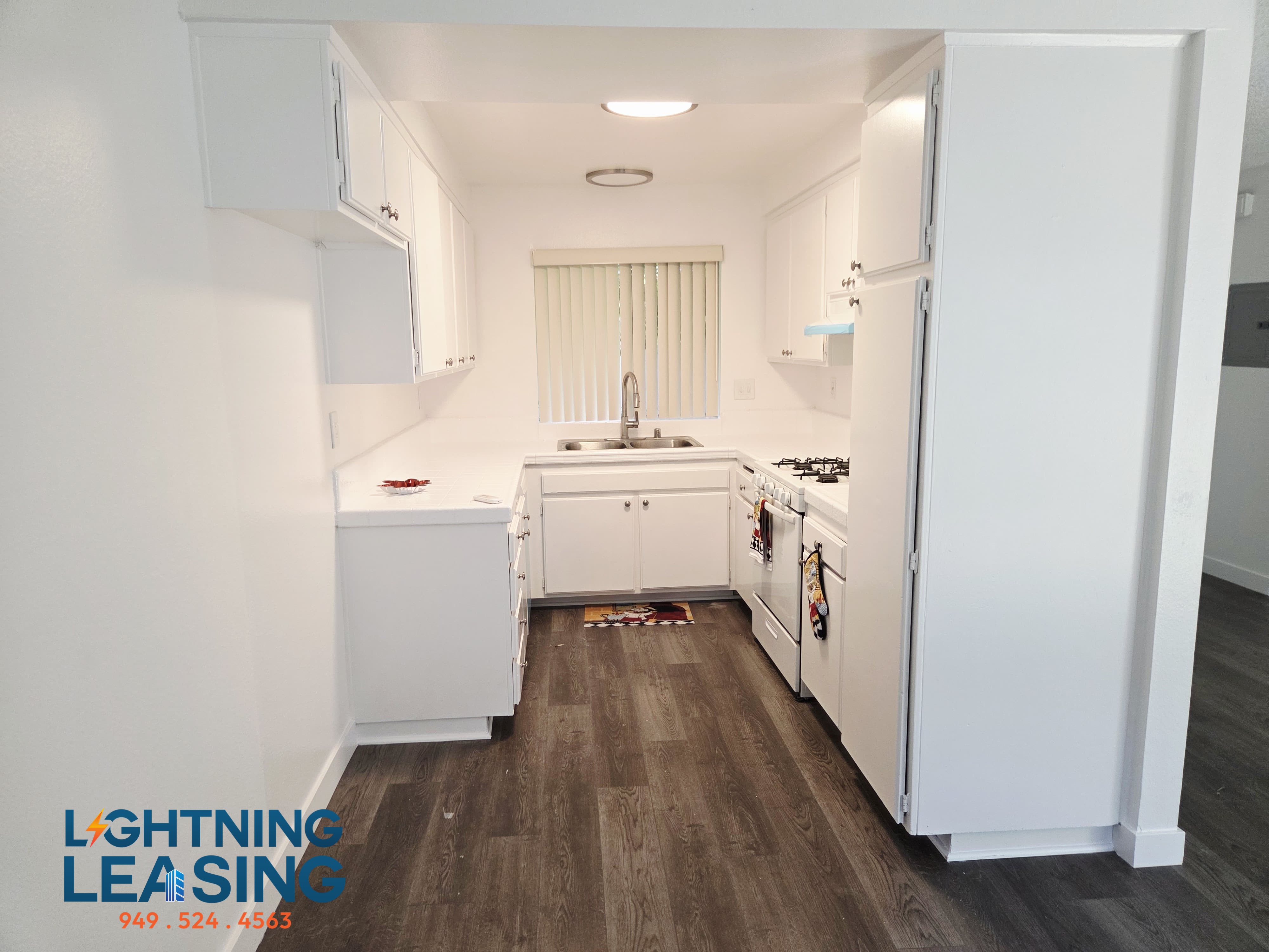 Van Nuys Condo: 13755 Sherman Way