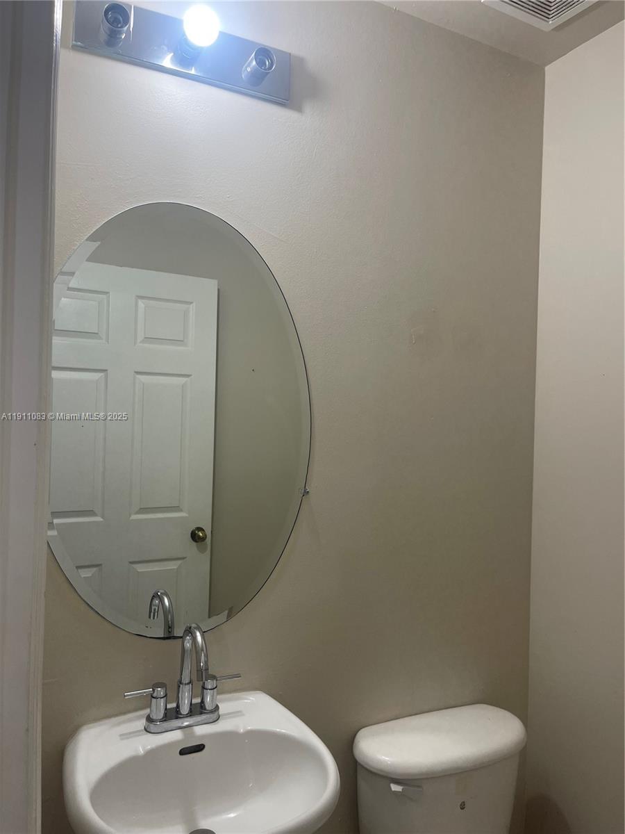 Pembroke Pines Condo: 854 Northwest 208th Drive