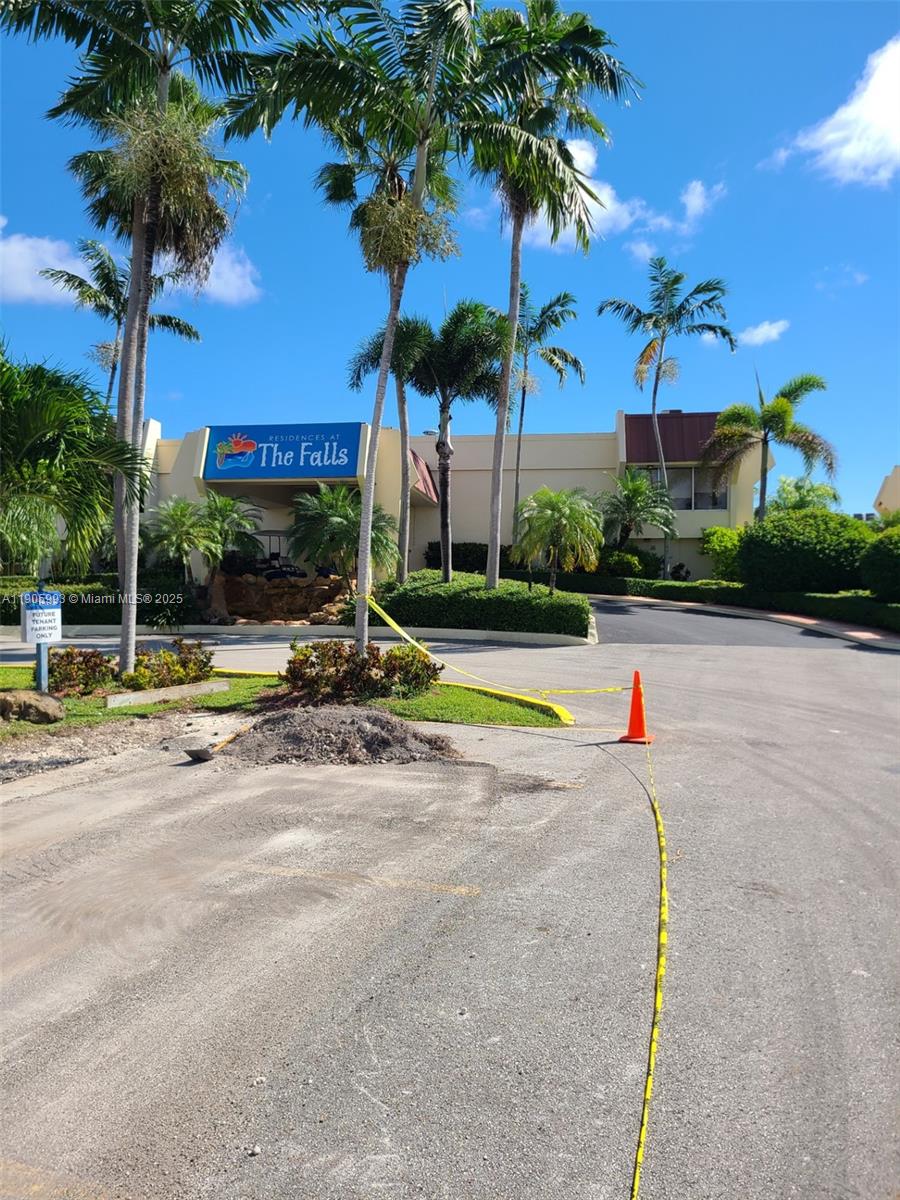 Miami Condo: 13923 Southwest 90th Avenue