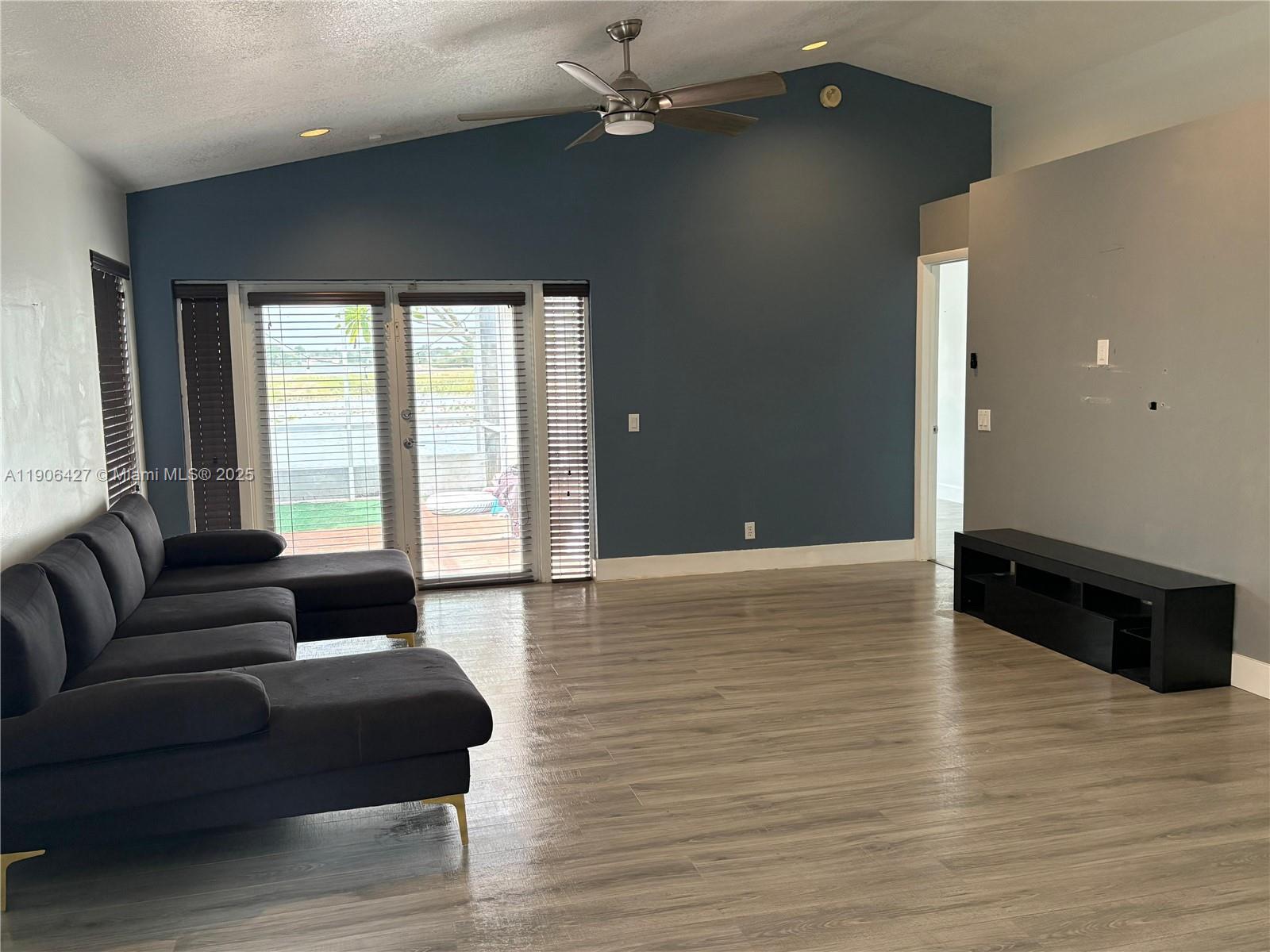 Weston Condo: 1499 Presidio Drive