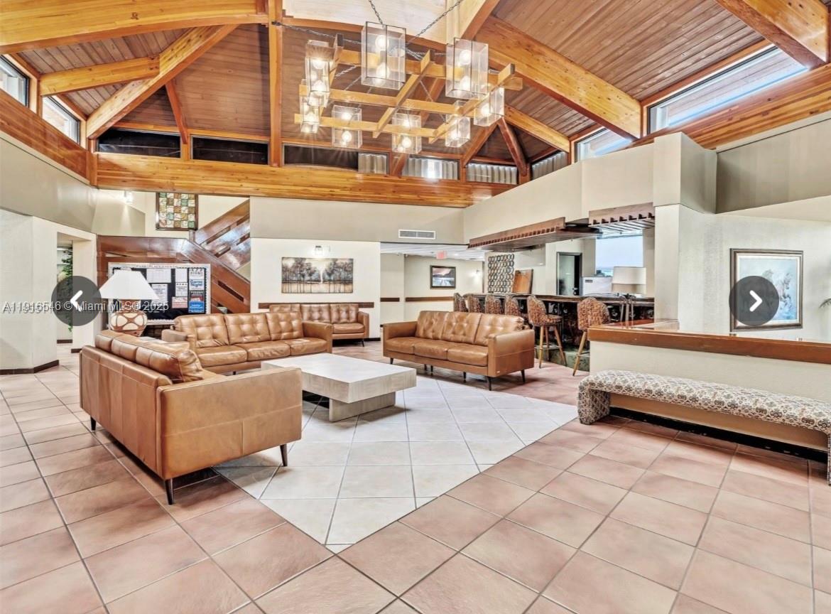 Pembroke Pines Condo: 1400 St Charles Place