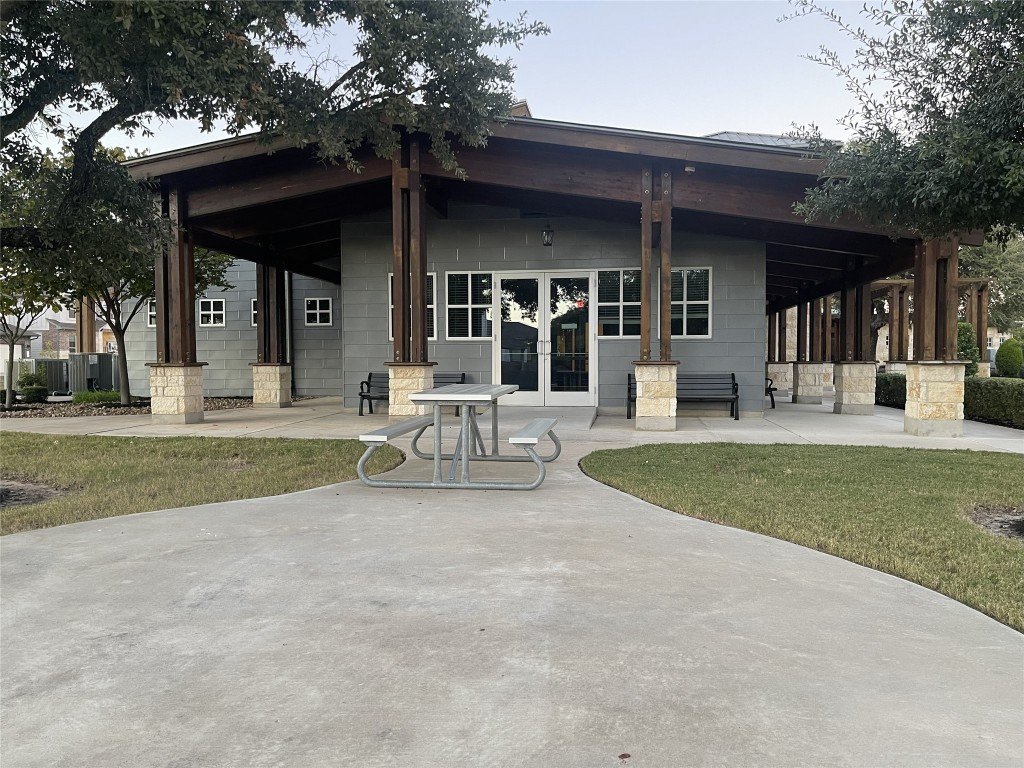 Leander Condo: 308 Somerville Street