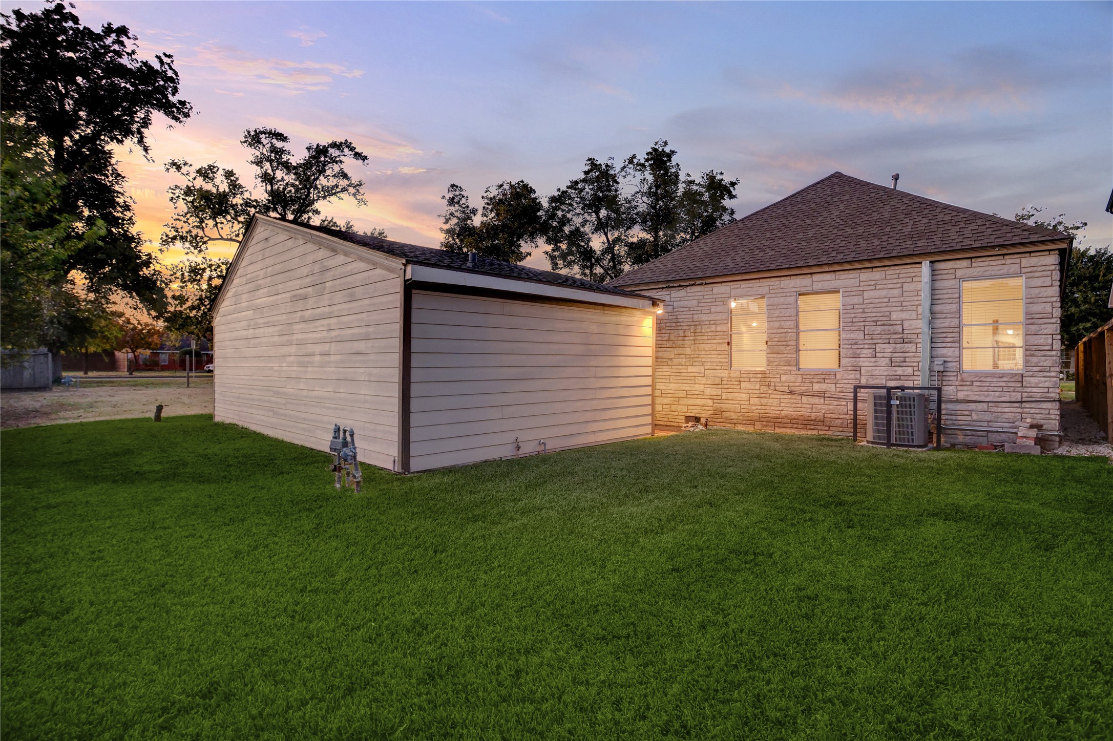 Houston Condo: 806 Sue Street