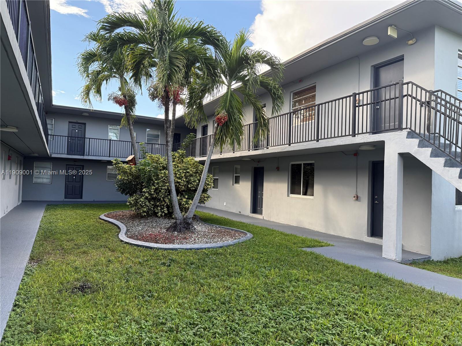 Miami Condo: 4300 Southwest 67th Avenue