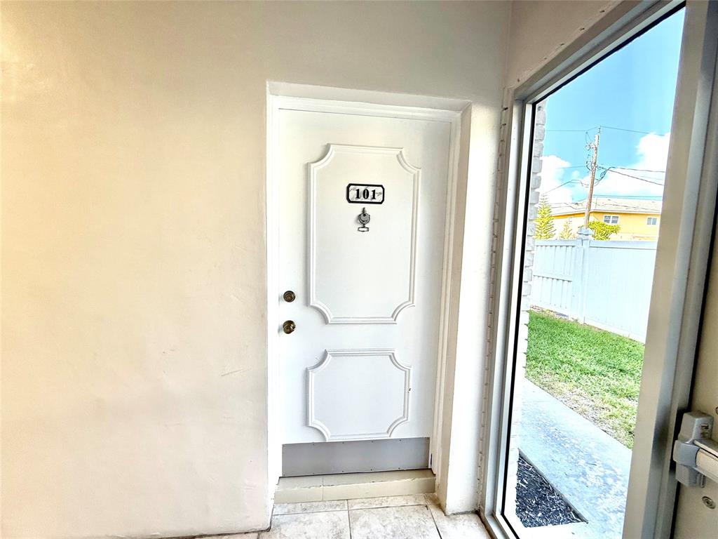 Boca Raton Condo: 299 Southwest 7th Street