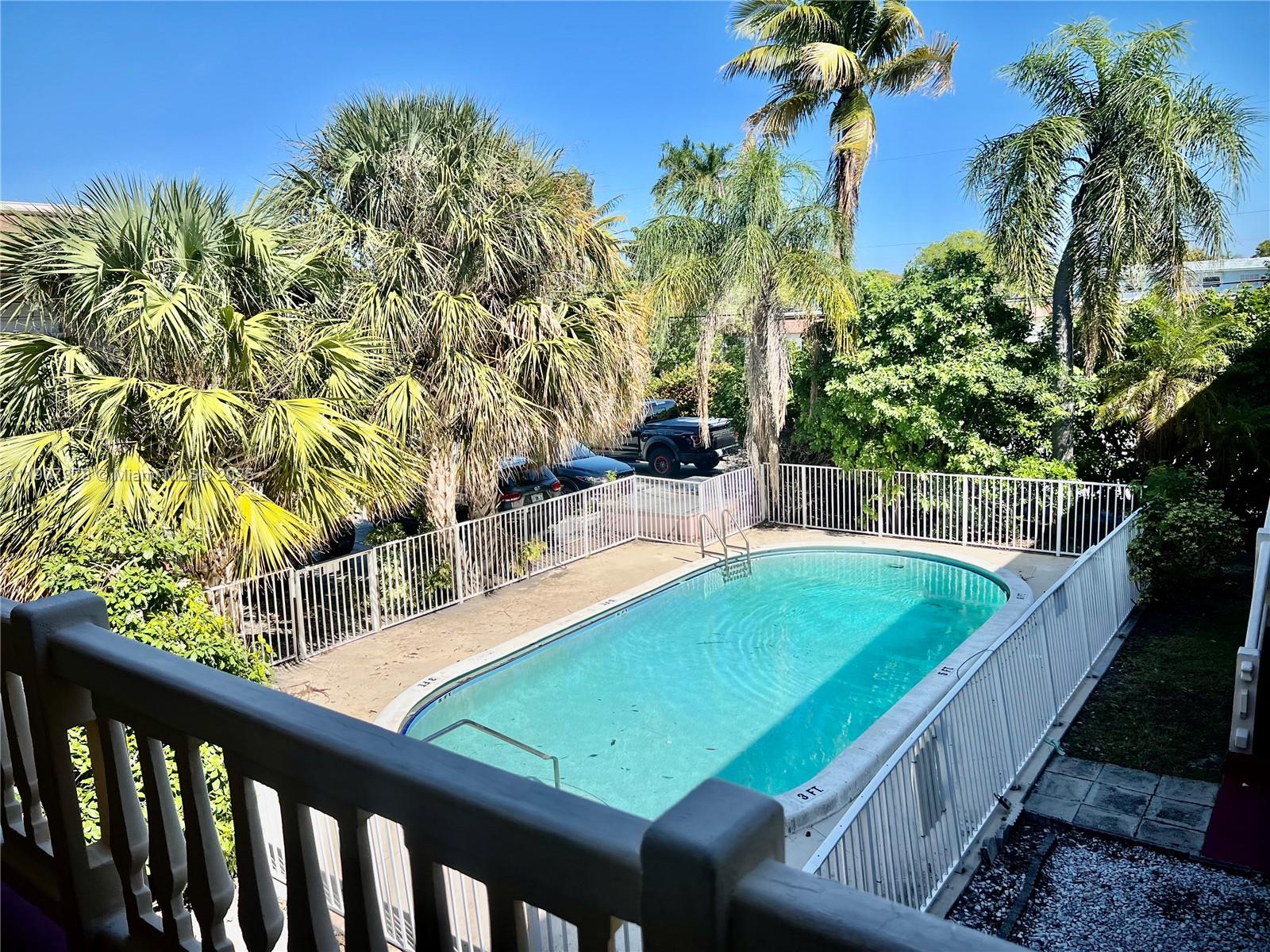 Pompano Beach Condo: 241 Southeast 9th Avenue