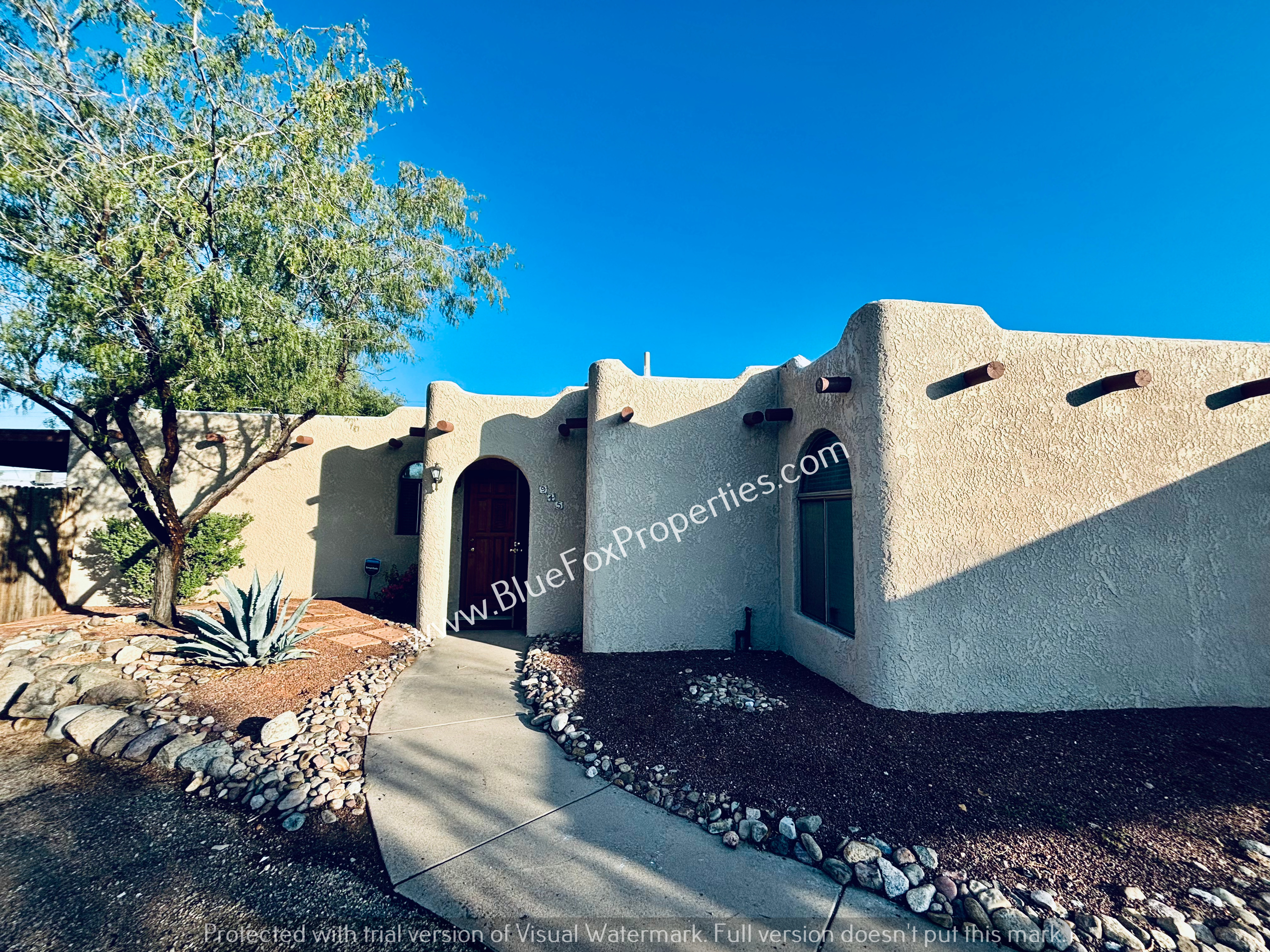 Tucson House: 945 East Desert Parkway