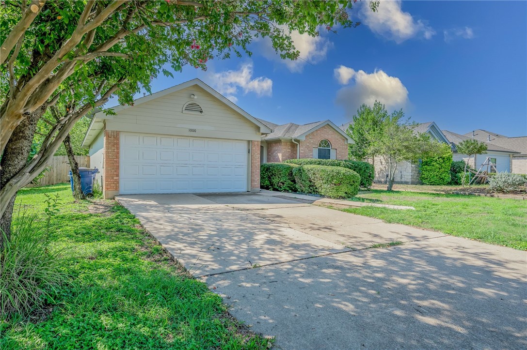 Leander Condo: 1000 Honeysuckle Drive