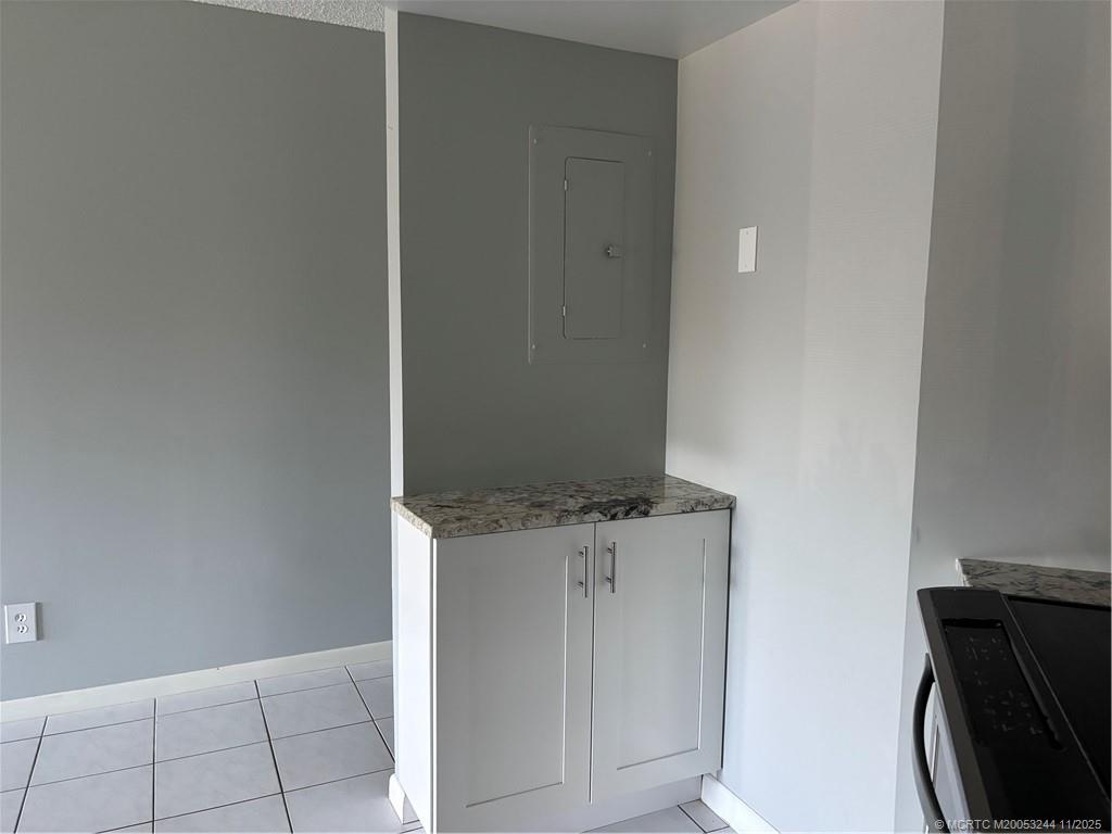 Jensen Beach Condo: 2041 Northeast Collins Circle