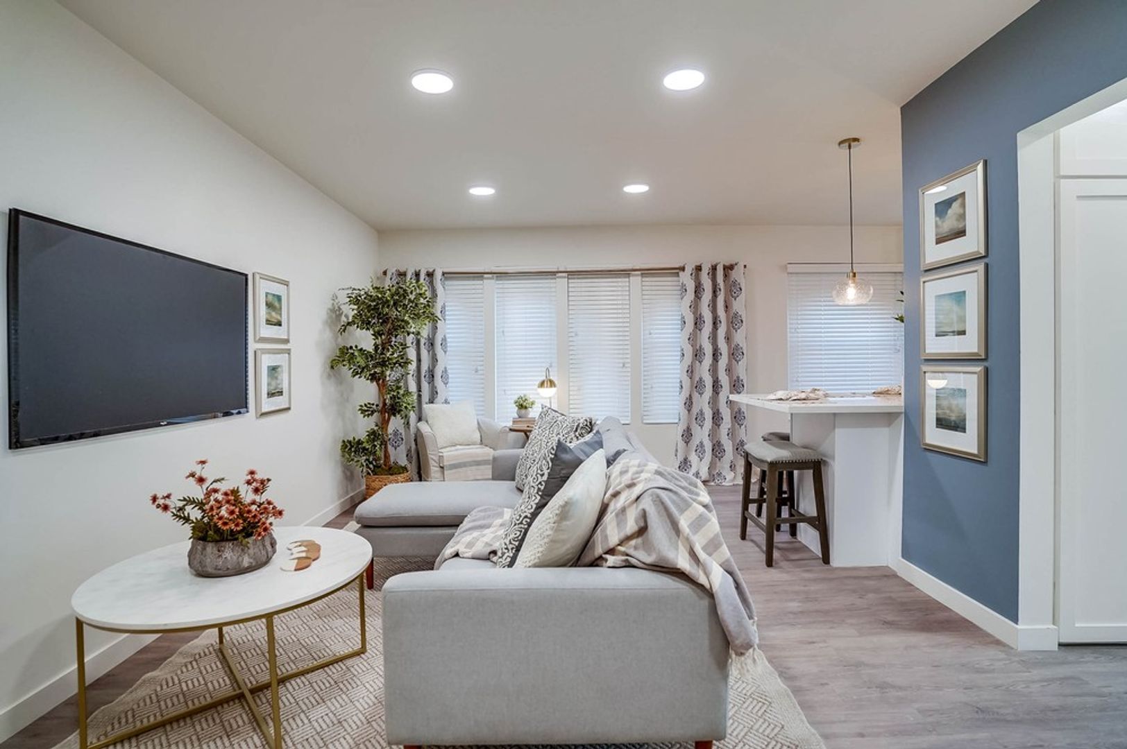 Inglewood Condo: 115 N Eastwood Ave