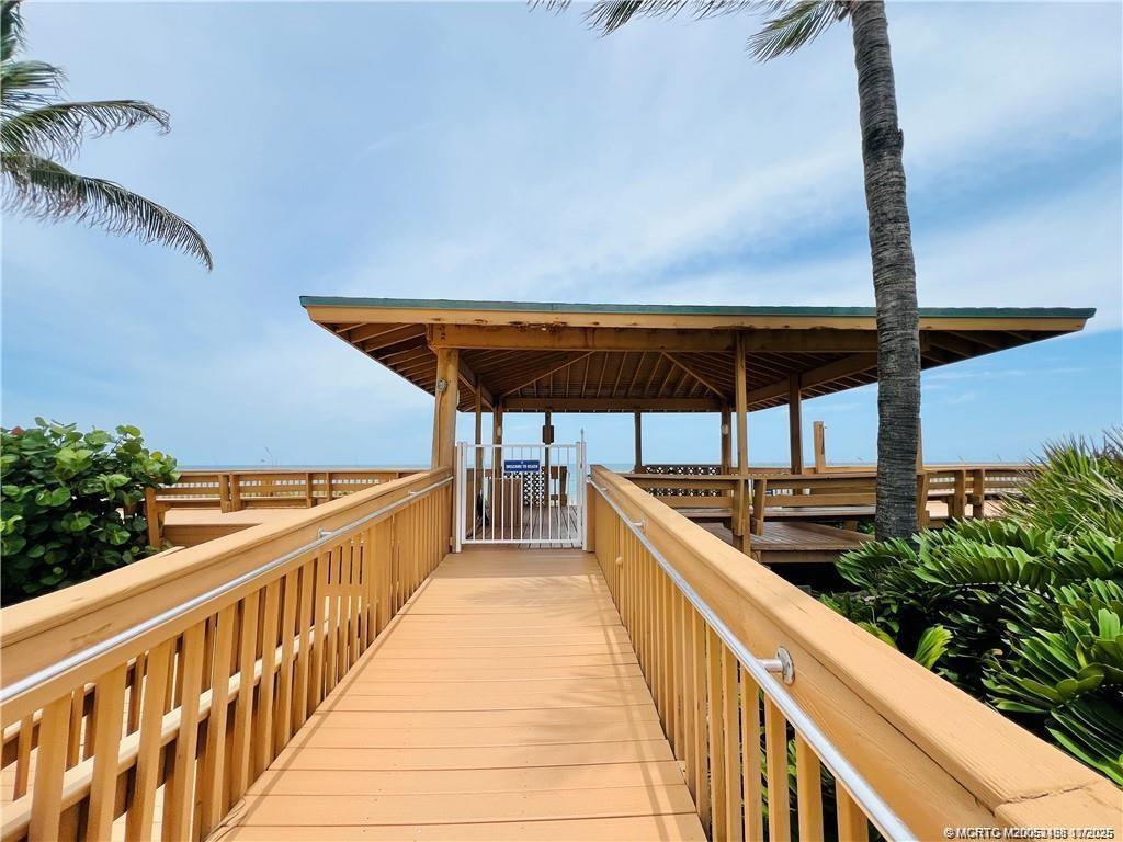 Jensen Beach Condo: 10680 South Ocean Drive