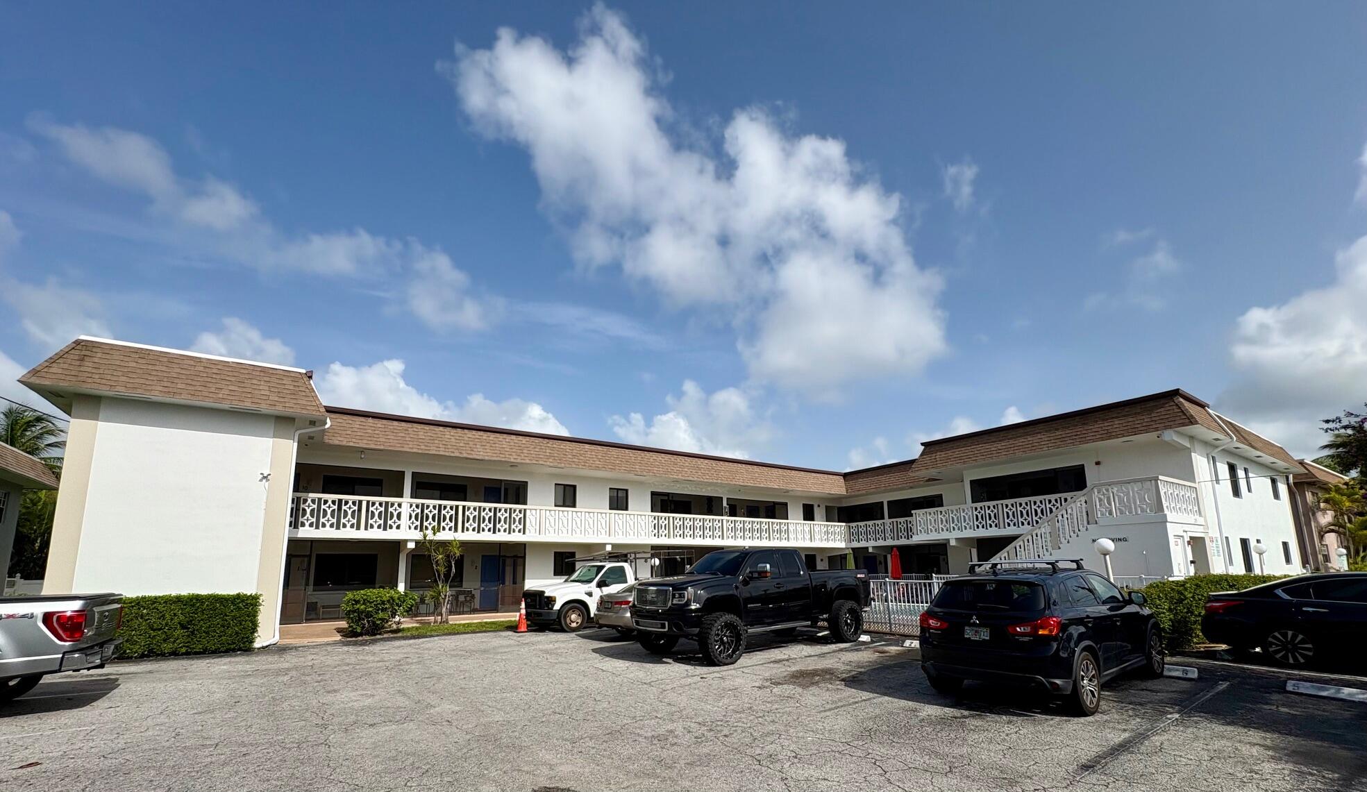 Pompano Beach Condo: 305 Southeast 9th Avenue