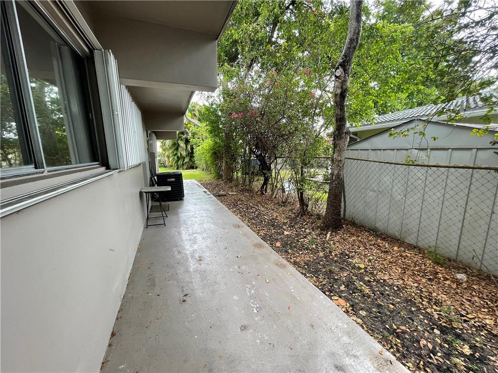 Pompano Beach Condo: 344 Southeast 11th Avenue