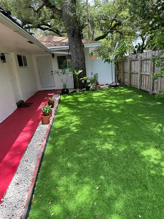 Hollywood Condo: 6100 Southwest 35th Street