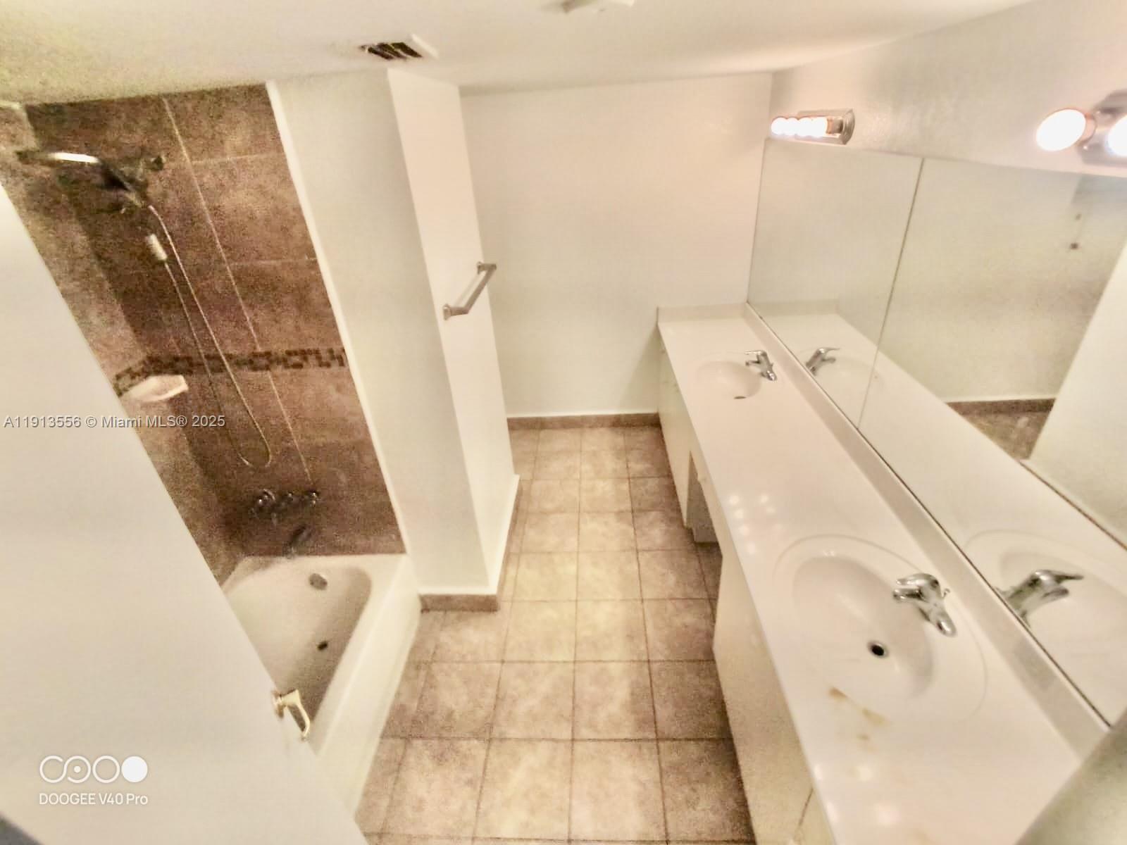 Sunrise Condo: 4255 North University Drive