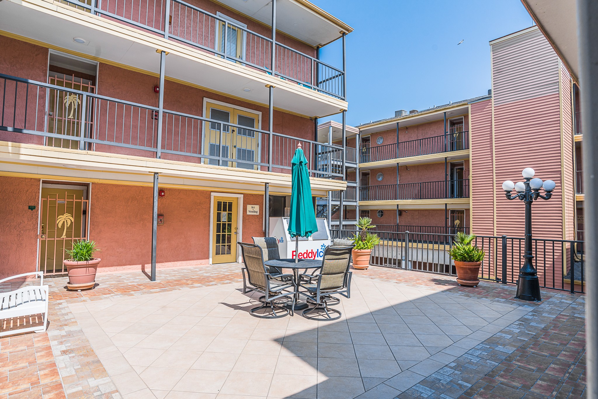 Galveston Condo: 6300 Seawall Boulevard