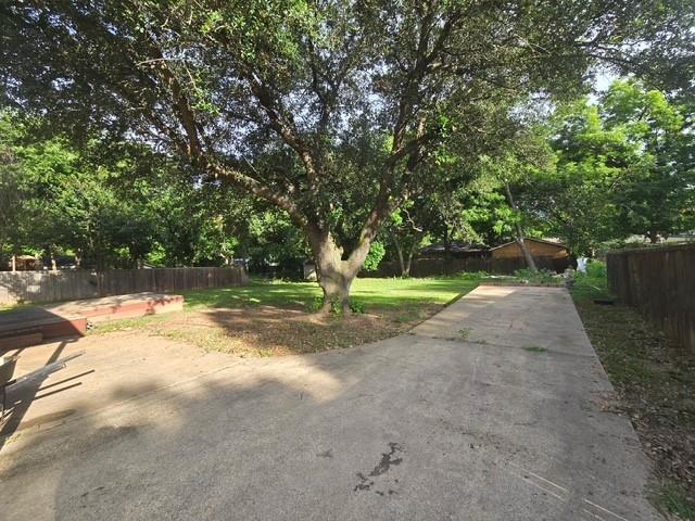 DeSoto Condo: 106 Jefferson Avenue