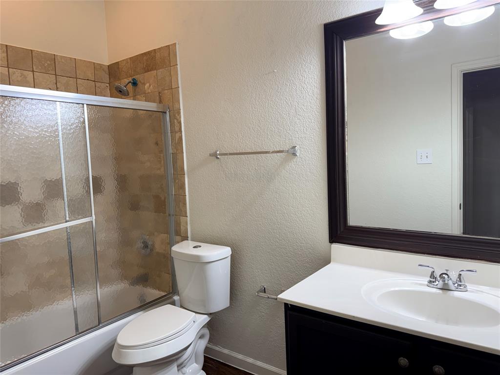 Denton Condo: 8201 Charter Bend