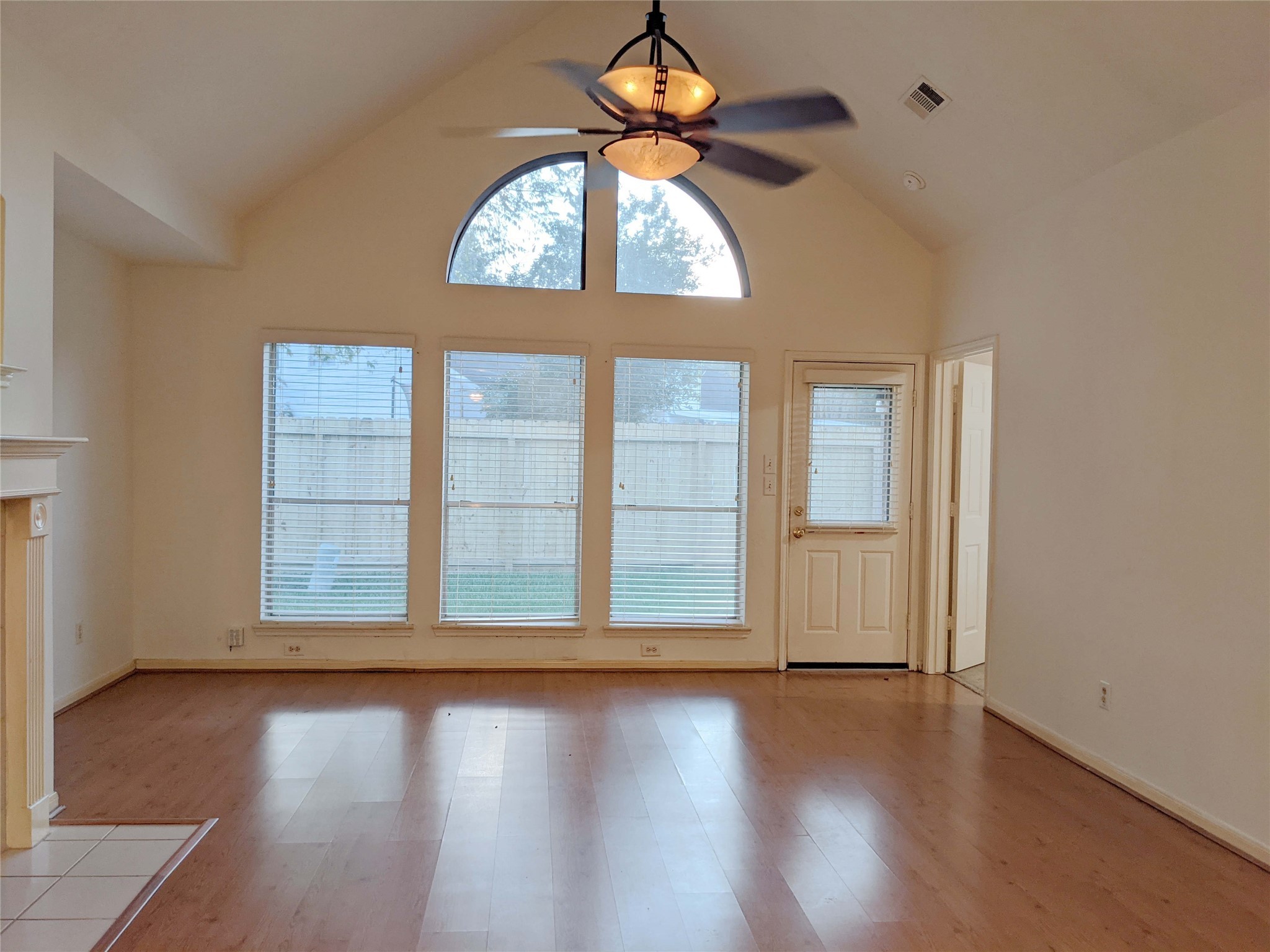 Pearland Condo: 2810 Foxden Drive